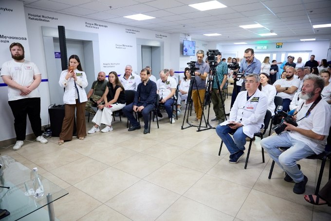 Новини Харкова: Ігор Терехов відвідав лікарню Мечникова